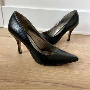 Rampage Black Stiletto Embossed Snakeskin Pumps -size 8